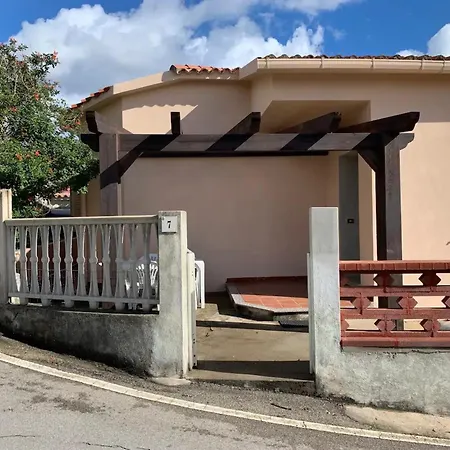Casa Rosa Marina Adriano Hébergement de vacances Badesi